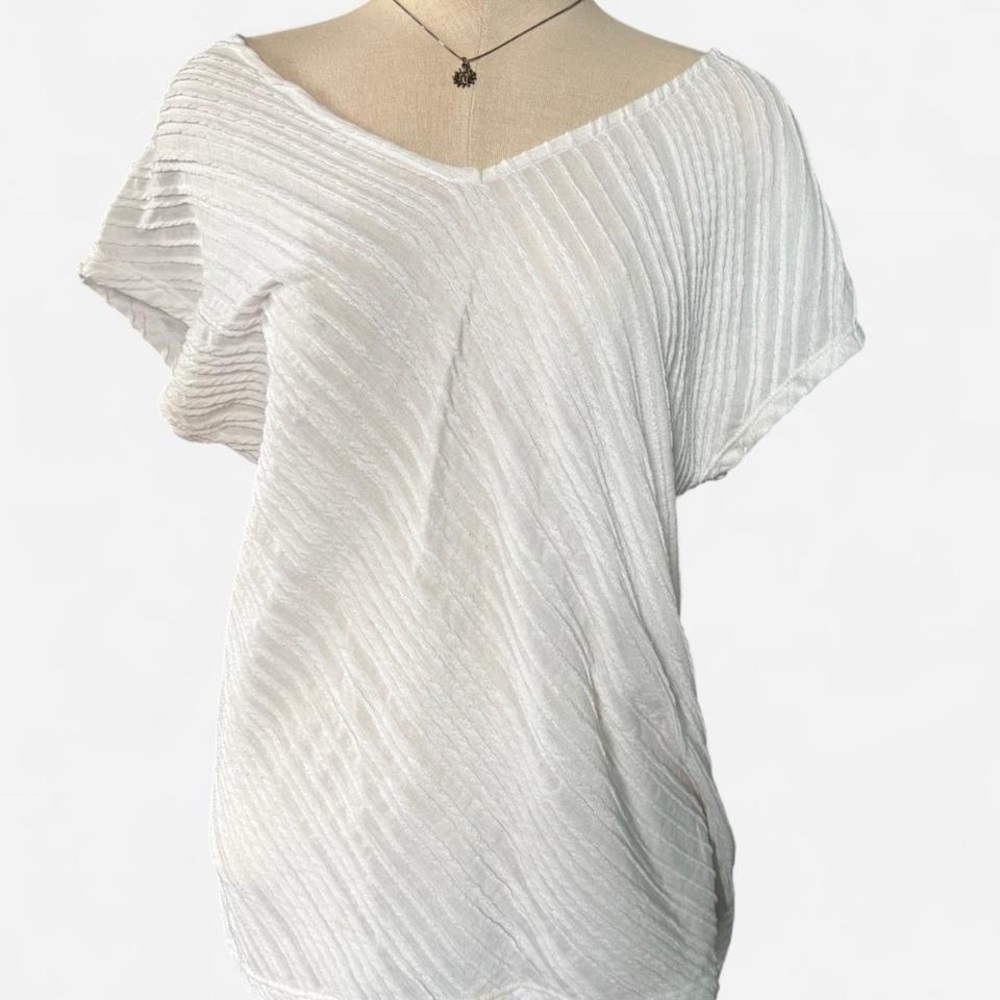 Dana Buchman White Short Sleeve V Neck Striped Blouse Semi Sheer Women’s Medium